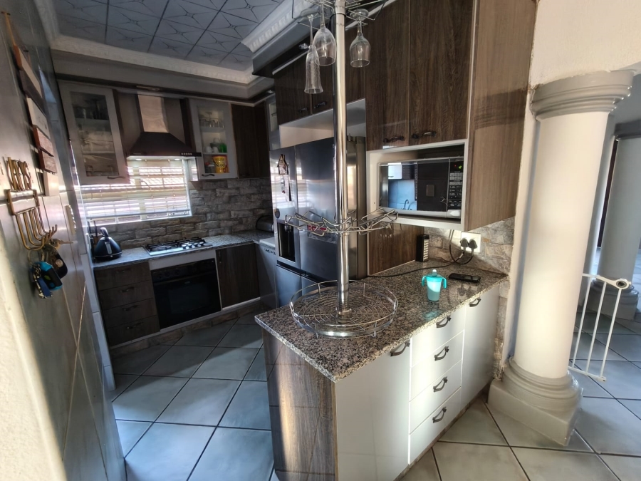 3 Bedroom Property for Sale in Safari Gardens North West